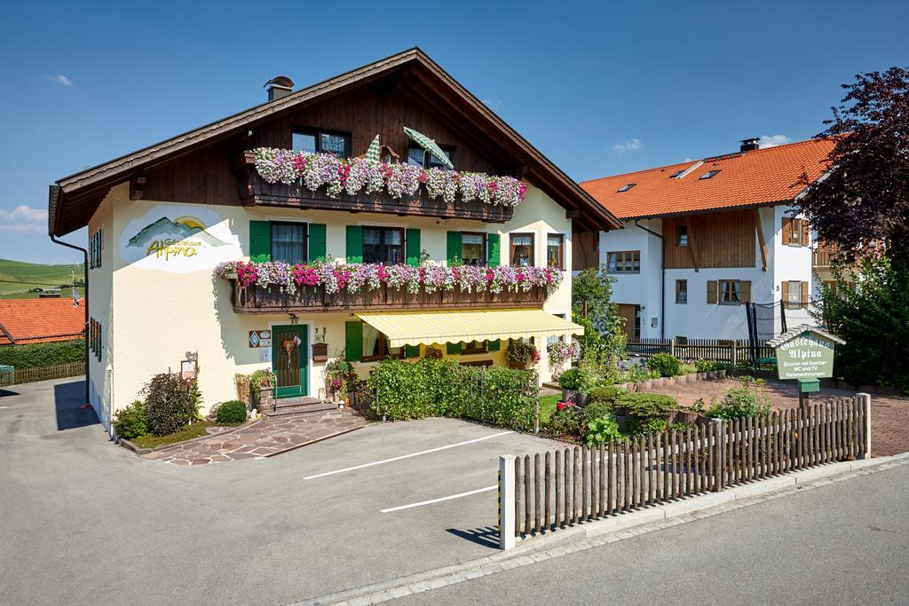 Gaestehaus Alpina Hotel Bad Kohlgrub Exterior photo